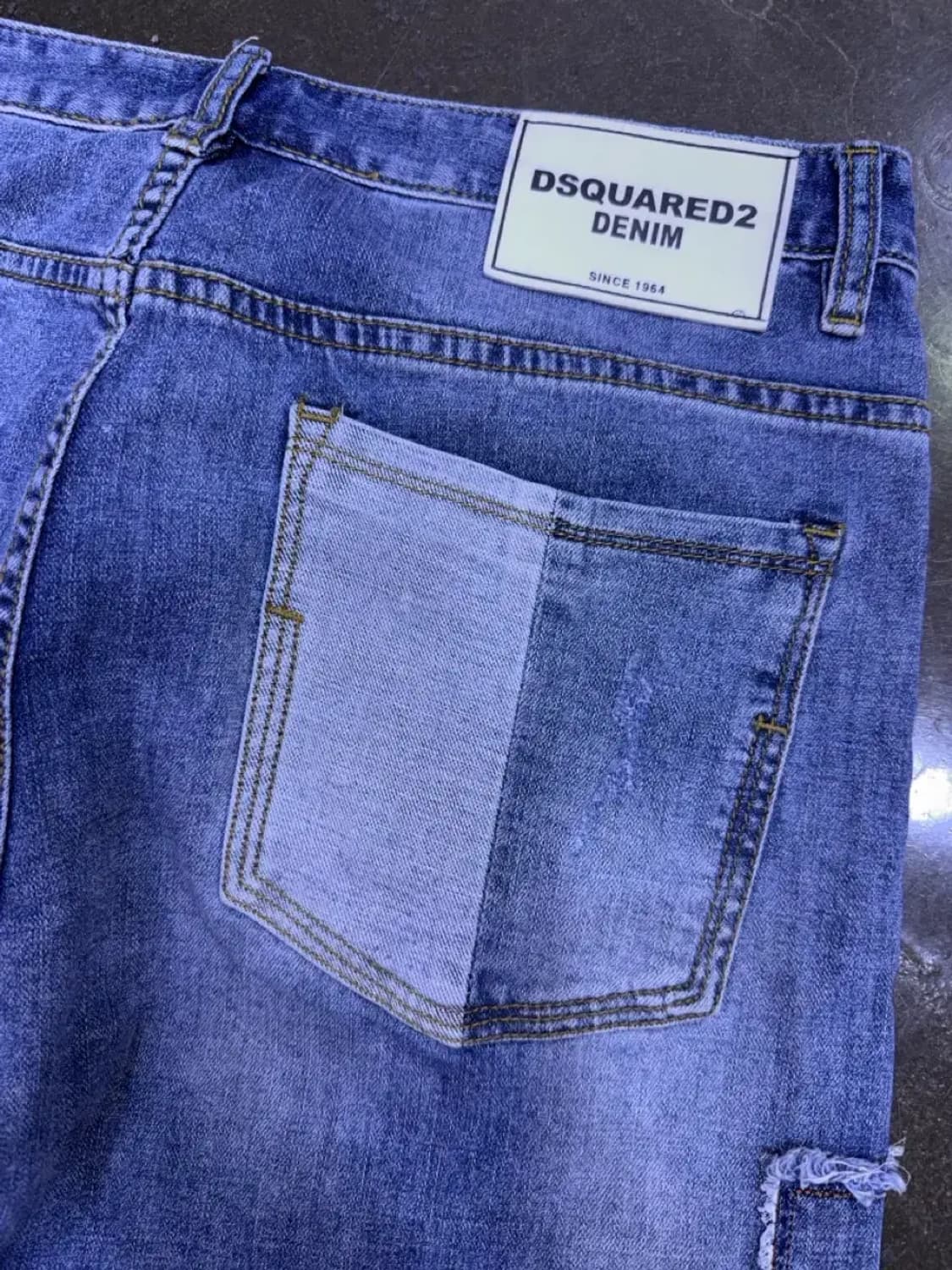 디스퀘어드2 빈티지 패치 워크 디테일 스트레이트핏 데님팬츠 50 상품이미지9