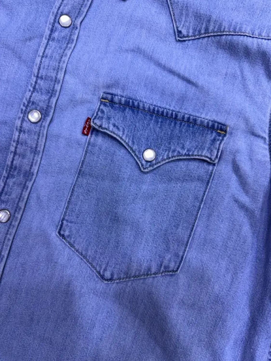 리바이스 빈티지 워싱 웨스턴 스탠다드핏 데님셔츠 M 상품이미지4