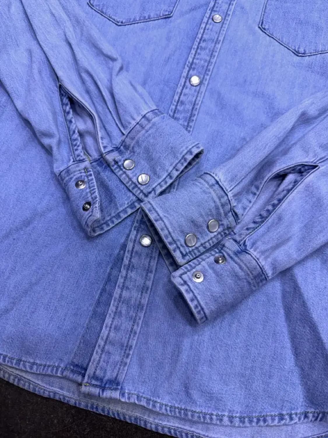 리바이스 빈티지 워싱 웨스턴 스탠다드핏 데님셔츠 M 상품이미지5