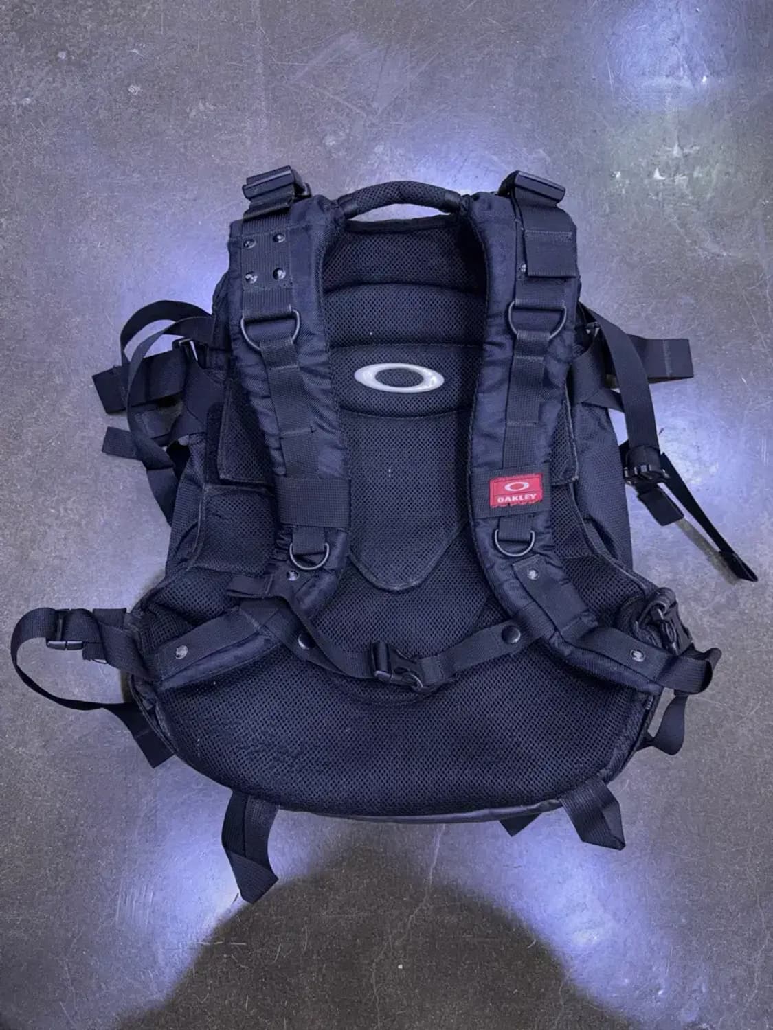 오클리 택티컬 멀티 유틸리티 백팩 블랙 상품이미지2