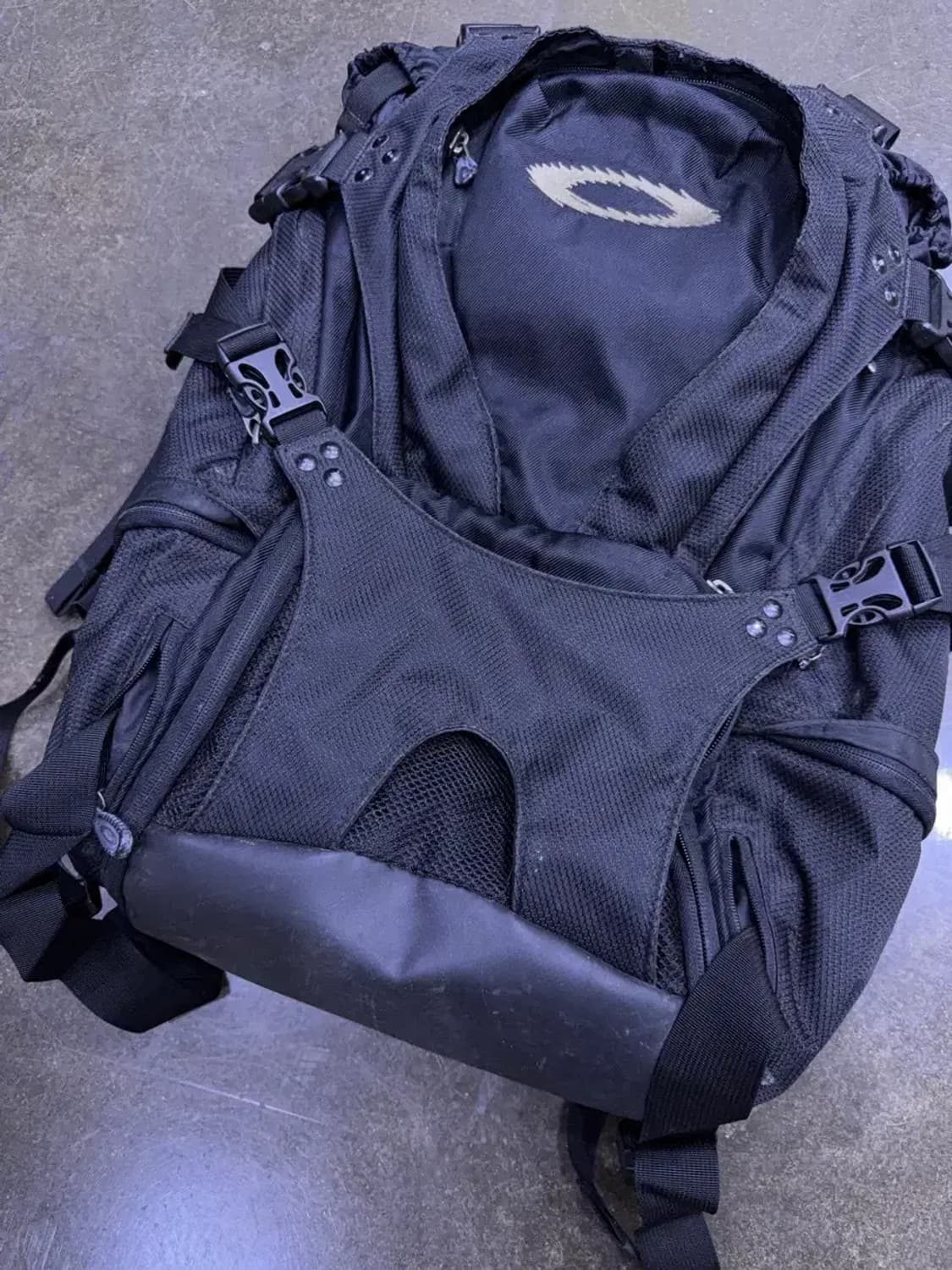 오클리 택티컬 멀티 유틸리티 백팩 블랙 상품이미지4