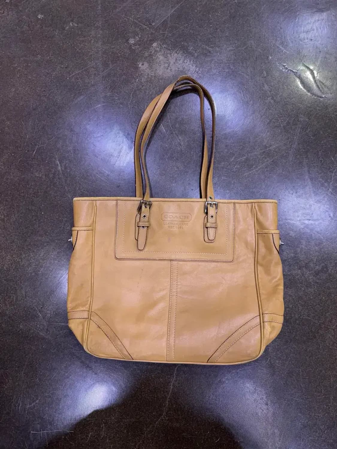 코치 이스트 웨스트 갤러리 토트백 탄 베이지 L 상품이미지1
