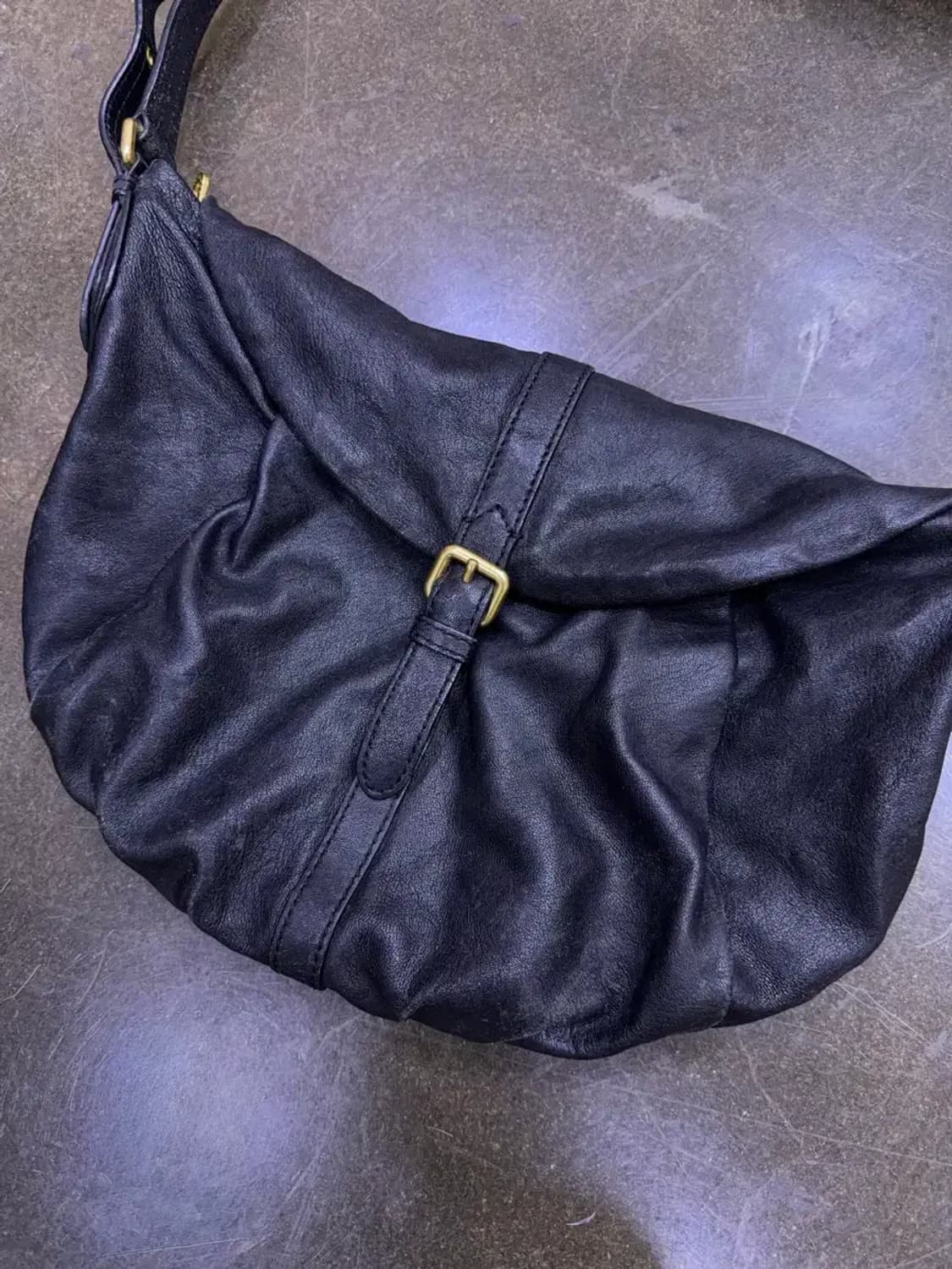 마크 바이 마크제이콥스 펄스 크로스백 레더 블랙 골드 가방 상품이미지3