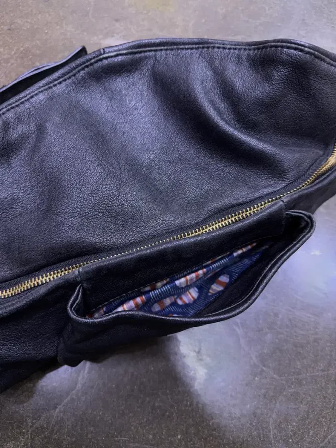 마크 바이 마크제이콥스 펄스 크로스백 레더 블랙 골드 가방 상품이미지8