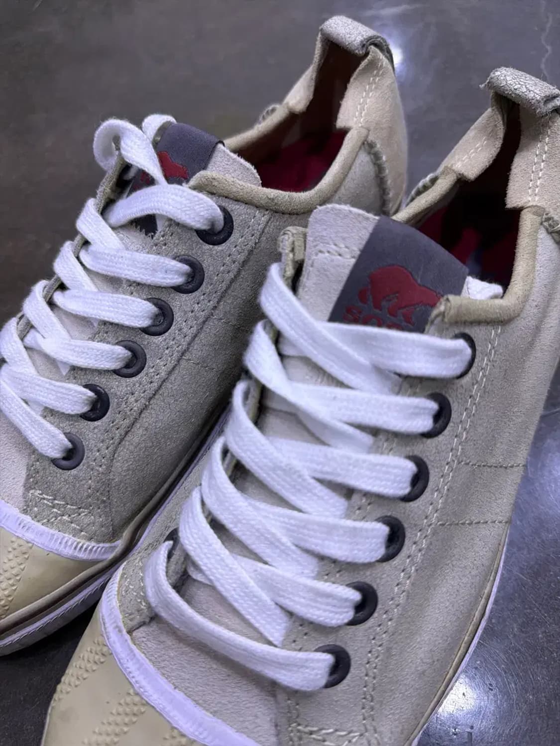 쏘렐 센트리 스웨이드 로우 스니커즈 탄 베이지 270 상품이미지4