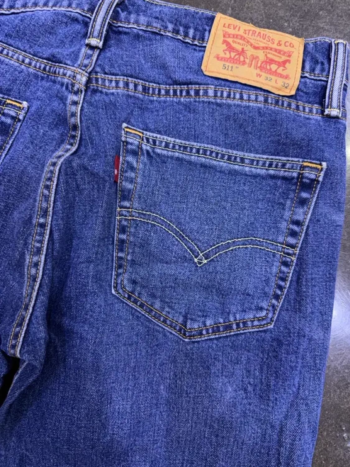 리바이스 511 슬림핏 중청 라인 워싱 데님팬츠 청바지 32 상품이미지7