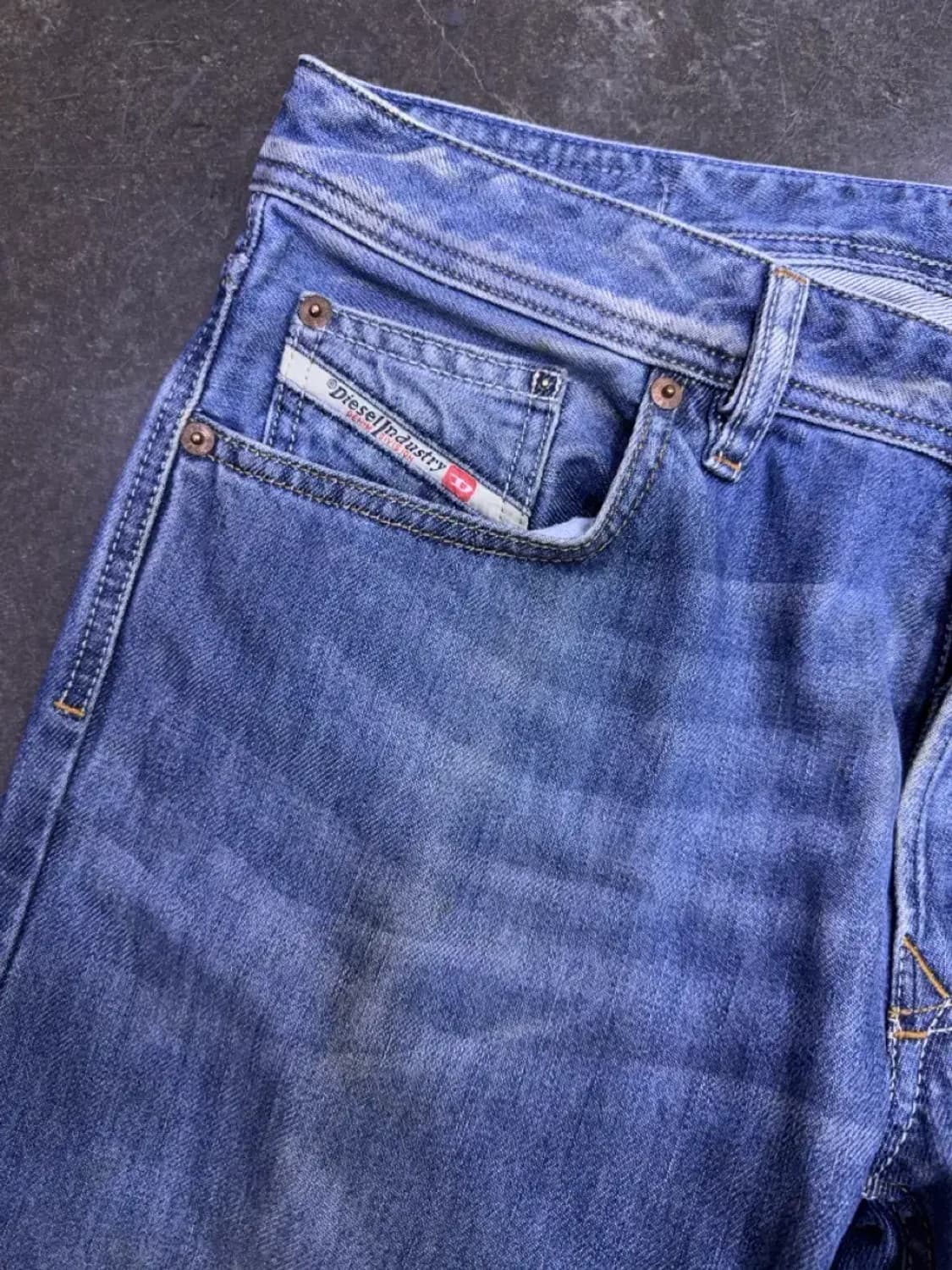 디젤 라키 레귤러 스트레이트핏 빈티지 워싱 데님팬츠 31 상품이미지10