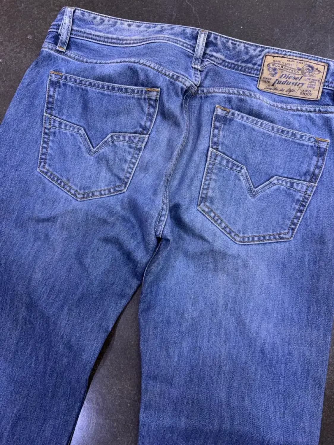 디젤 라키 레귤러 스트레이트핏 빈티지 워싱 데님팬츠 31 상품이미지8