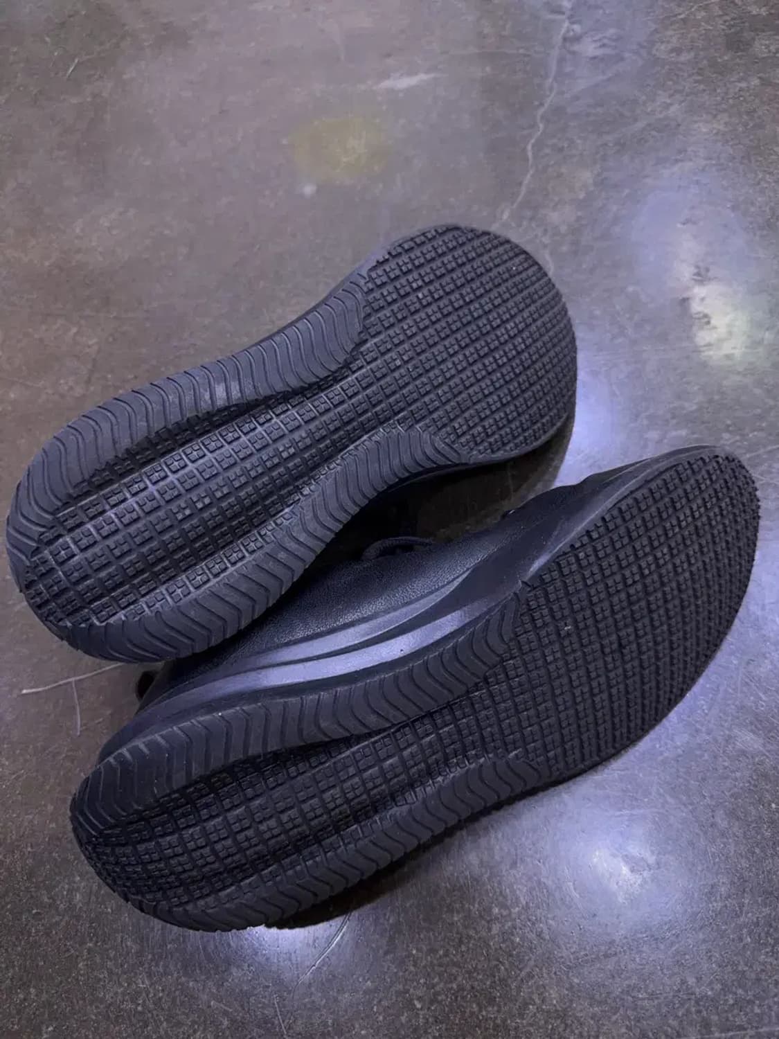 데이워크 컴포트 아치 스니커즈 블랙 265 상품이미지6