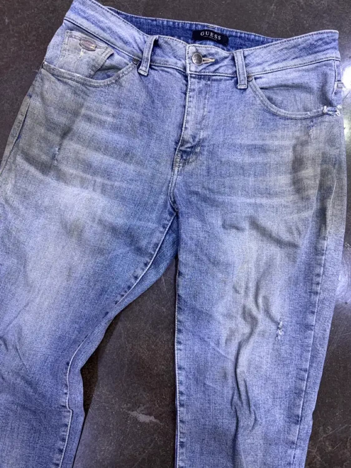 게스 빈티지 워싱 데미지 테이퍼드핏 데님팬츠 라이트 블루 31 상품이미지3