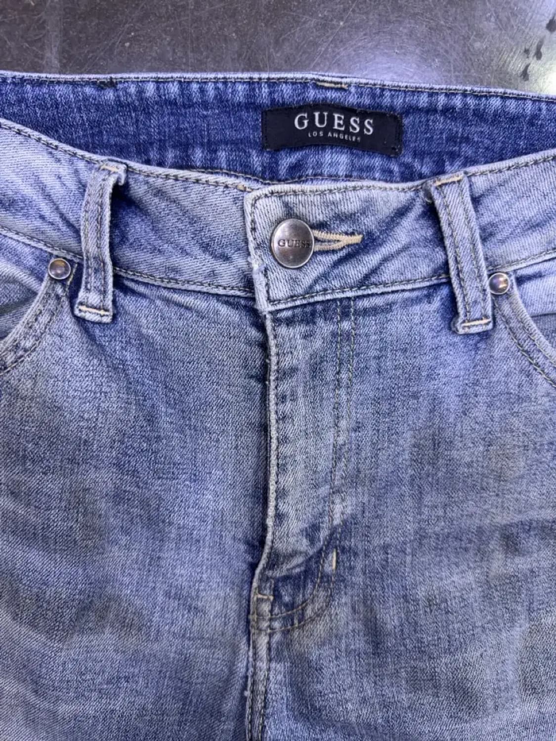 게스 빈티지 워싱 데미지 테이퍼드핏 데님팬츠 라이트 블루 31 상품이미지5