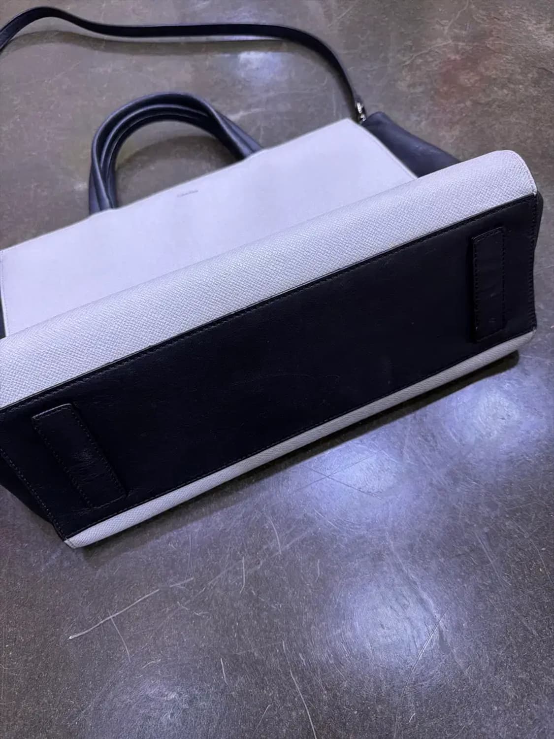 캘빈클라인 소가죽 블럭 블랙 화이트 콤비 컨템포러리 미니멀 투웨이 백 상품이미지5