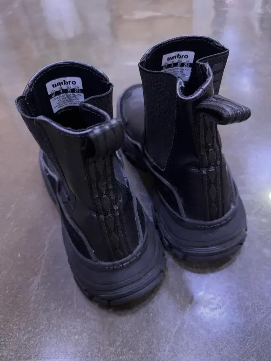 엄브로 헤이크 미드컷 첼시부츠 블랙 250 상품이미지6