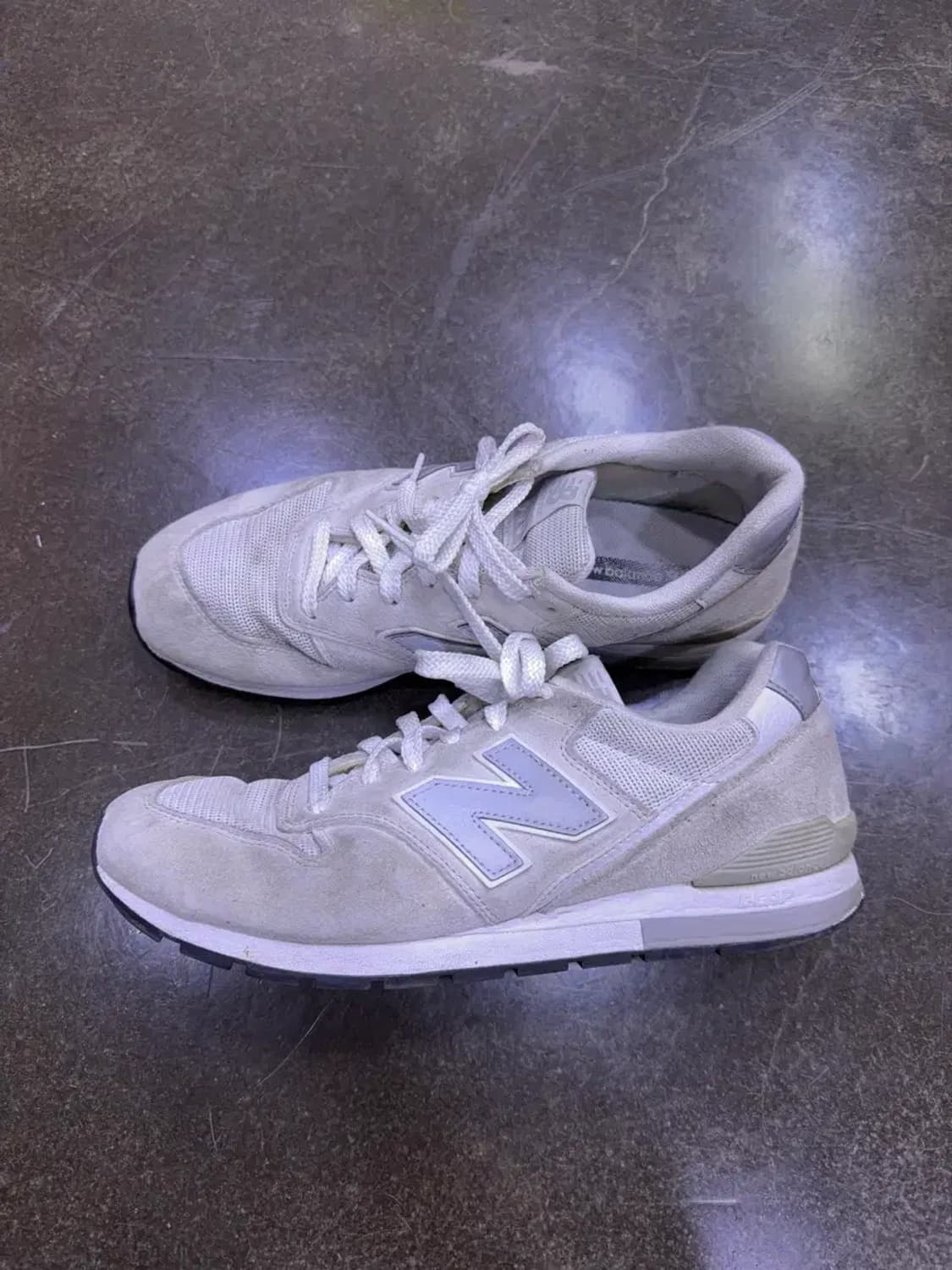 뉴발란스 996 스웨이드 그레이 스니커즈 270 상품이미지7
