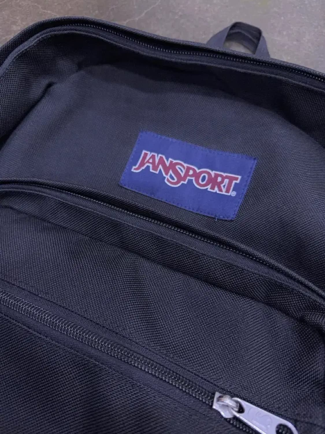 잔스포츠 라이트 스웨이드 블랙 캐쥬얼 백팩 상품이미지3