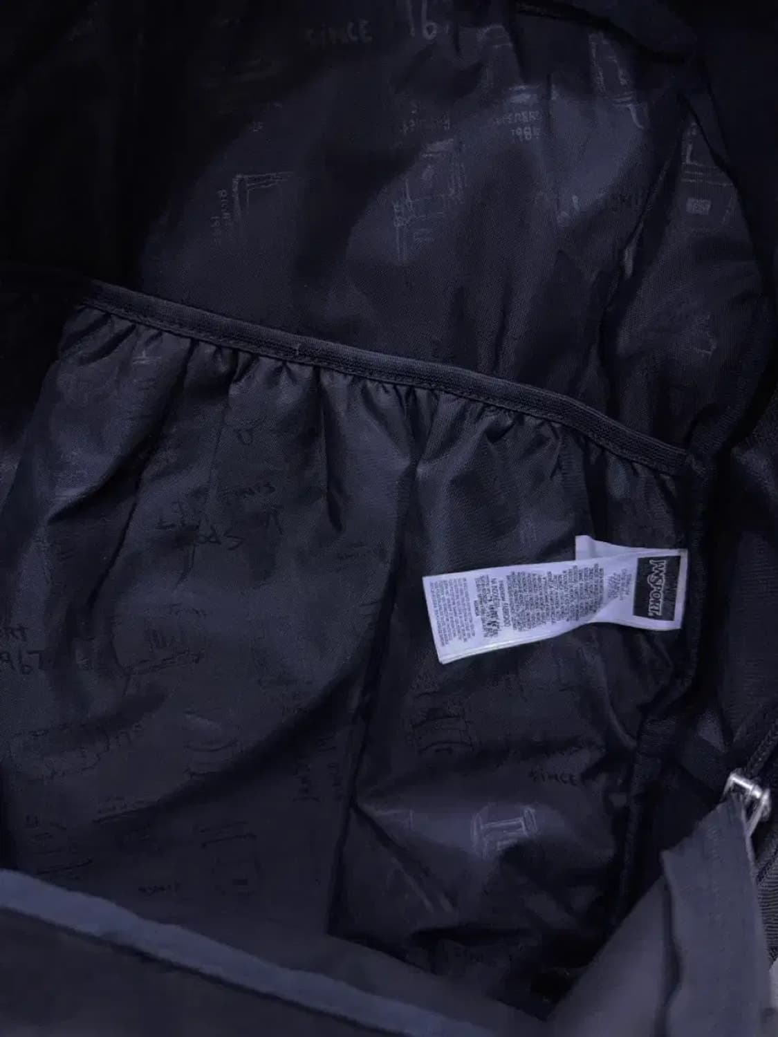 잔스포츠 라이트 스웨이드 블랙 캐쥬얼 백팩 상품이미지8