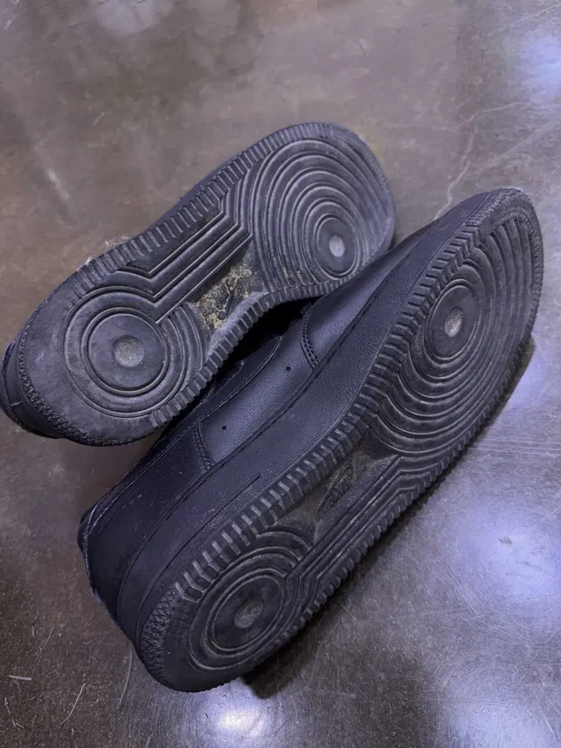 나이키 에어포스 1 07 트리플블랙 로우 265 상품이미지9