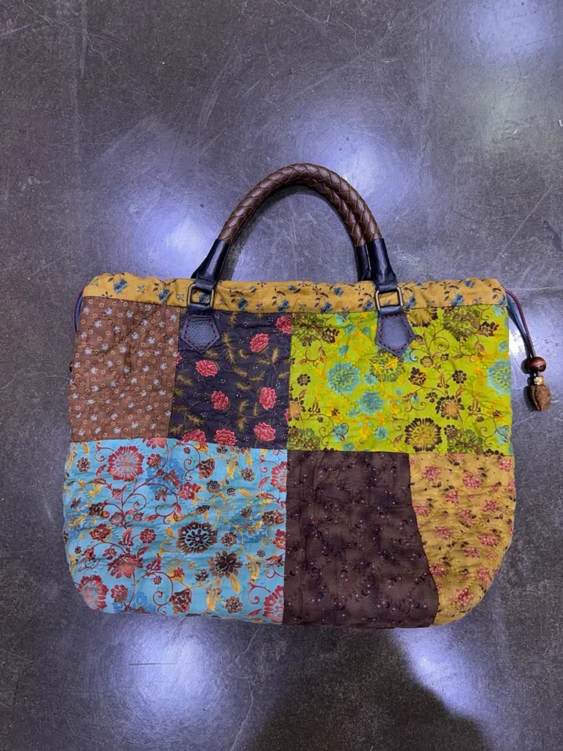 패치워크 플라워 퀼팅 핸드메이드 레더 배색 토트백 상품이미지2