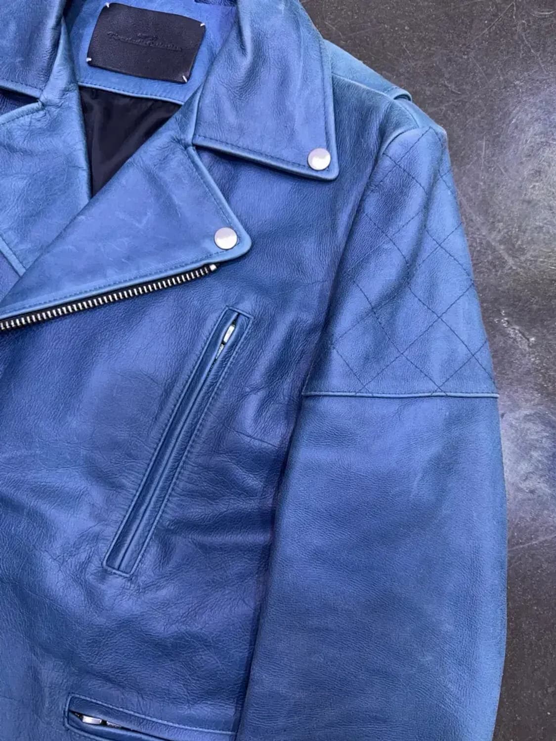 비바스튜디오 x무신사 하드 레더 라이더자켓 에메랄드 블루 S 상품이미지5