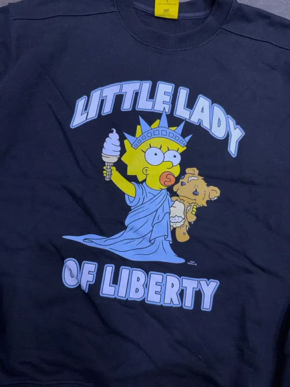 아크메드라비 x 심슨 가족 매기 오브 리버티 맨투맨 블랙 1 상품이미지3