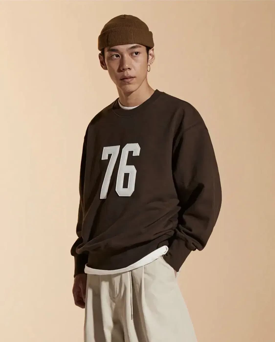 유니폼브릿지 76 패치 맨투맨 스웻셔츠 브라운 M 상품이미지1
