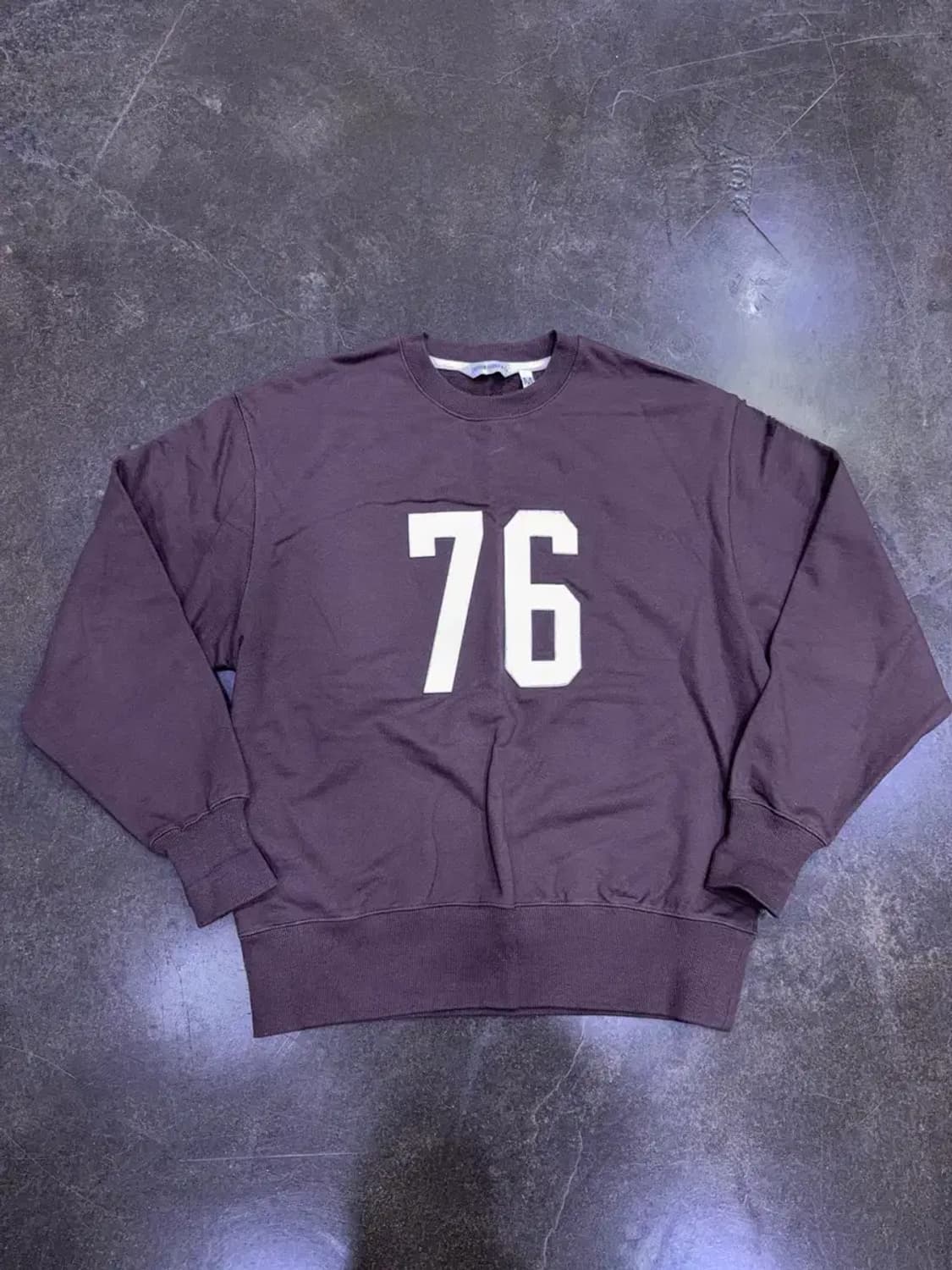 유니폼브릿지 76 패치 맨투맨 스웻셔츠 브라운 M 상품이미지3