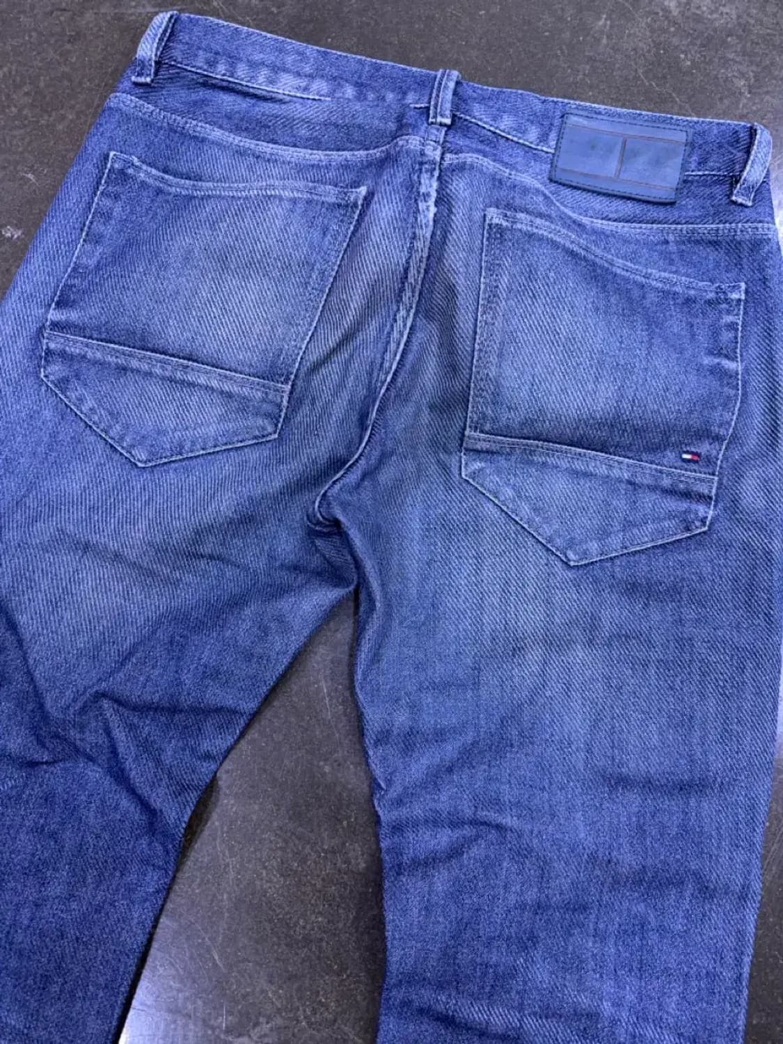 타미힐피거 허드슨 슬림 스트레이트핏 사선 입체패턴 워싱 데님팬츠 32 상품이미지8