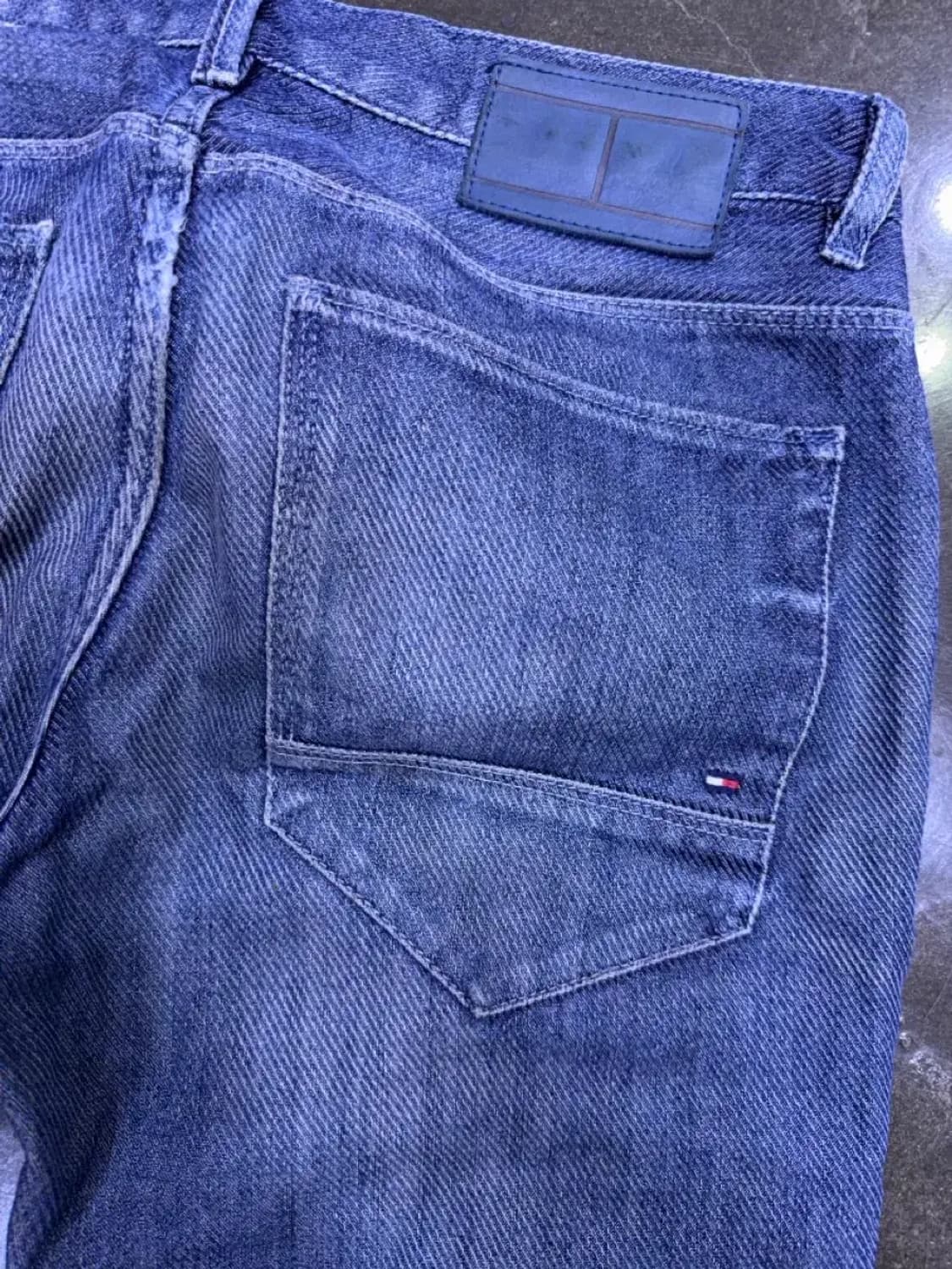 타미힐피거 허드슨 슬림 스트레이트핏 사선 입체패턴 워싱 데님팬츠 32 상품이미지9