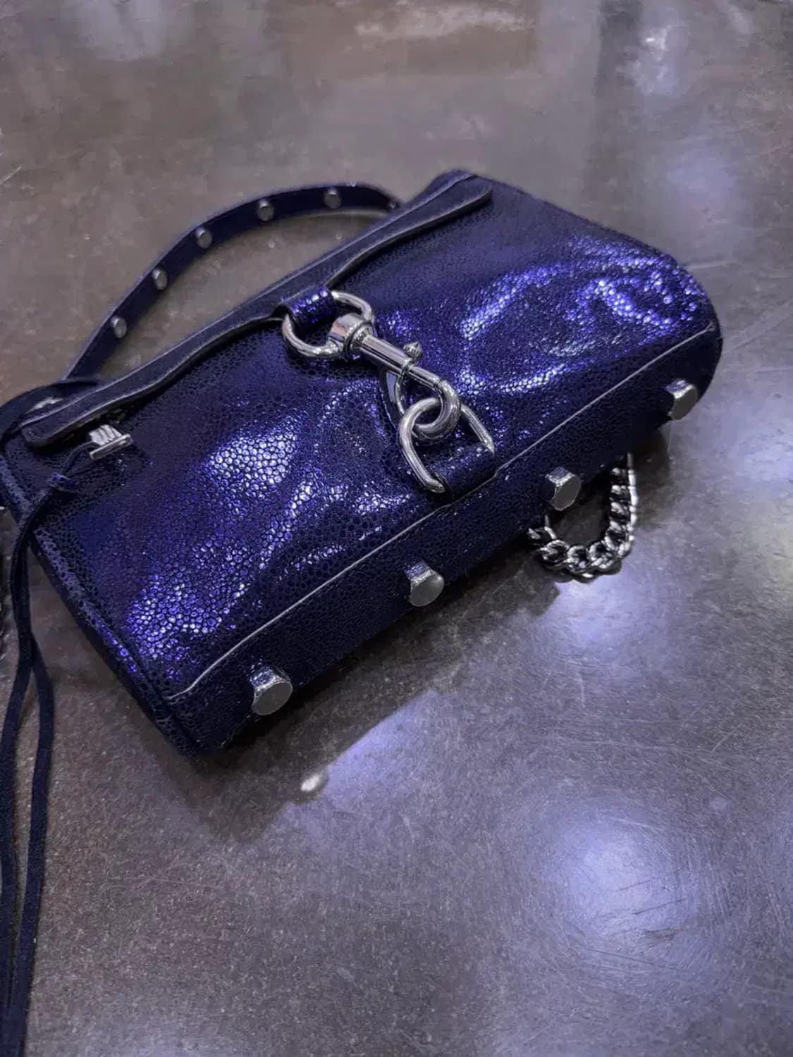 레베카밍코프 체인 크로스백 크로스바디 MAC 미니백 미드나잇 캐비어 상품이미지5