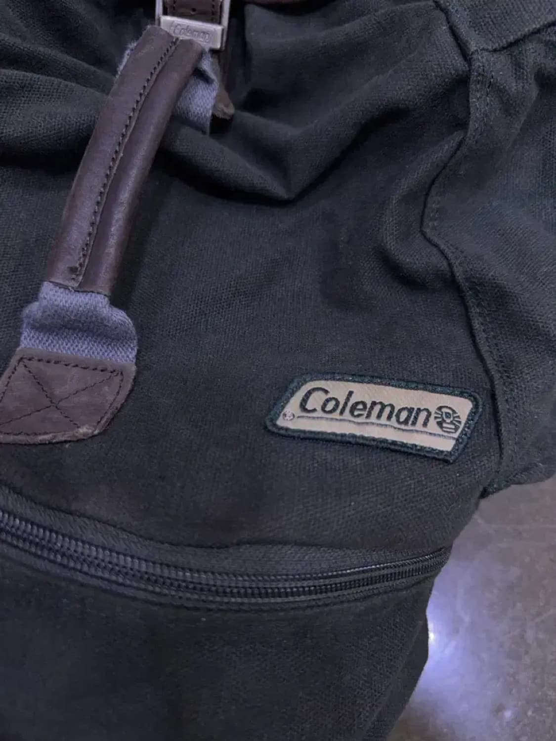 콜맨 캔버스 가죽 배색 아웃도어 멀티 백팩 다크 올리브 상품이미지4