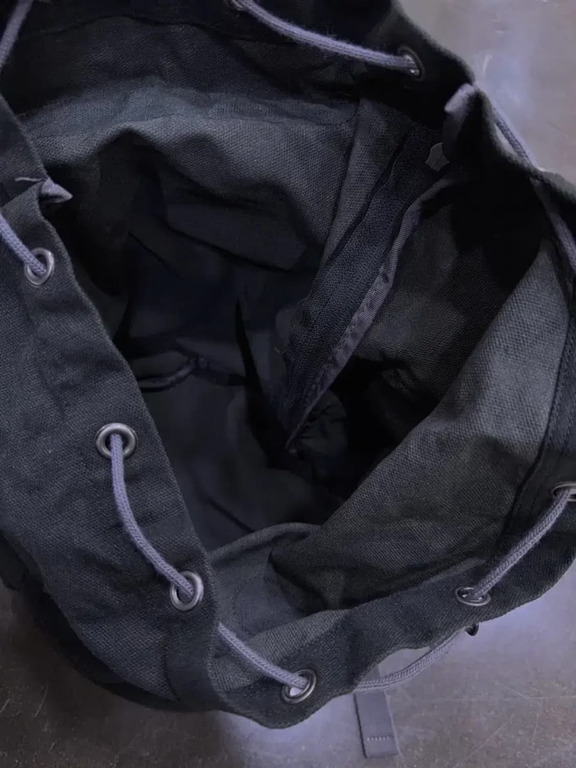 콜맨 캔버스 가죽 배색 아웃도어 멀티 백팩 다크 올리브 상품이미지9