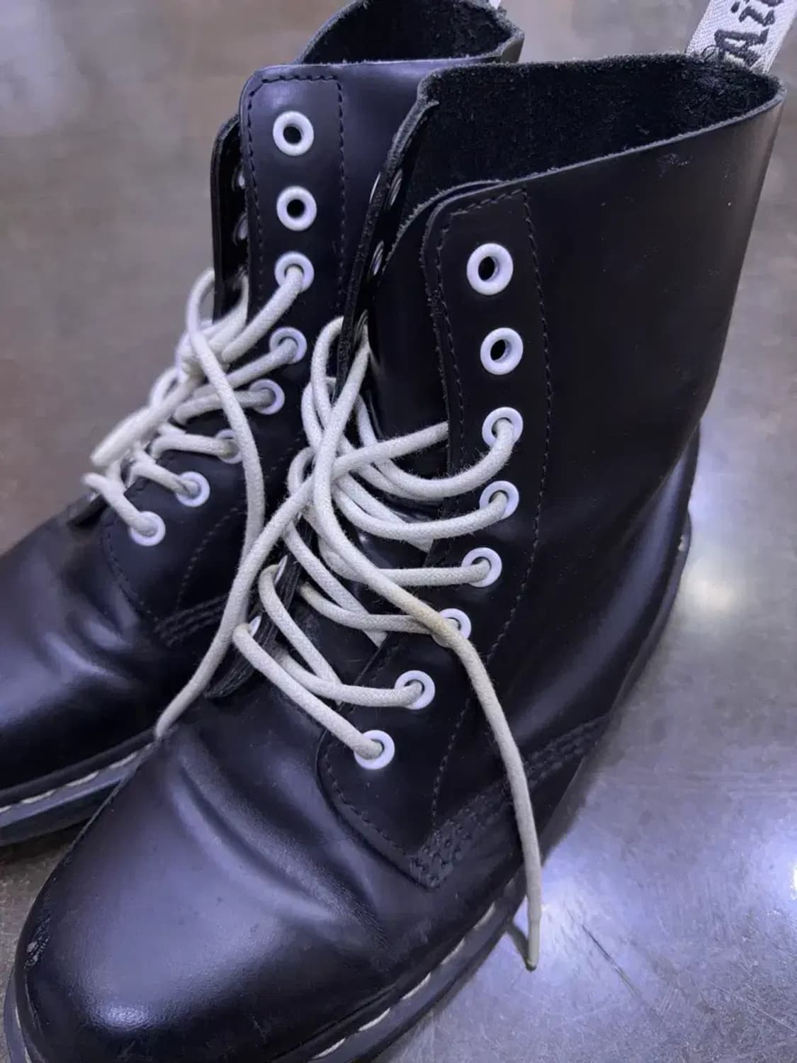 닥터마틴 파스칼 8홀 화이트 스티치 워커 부츠 260 상품이미지4