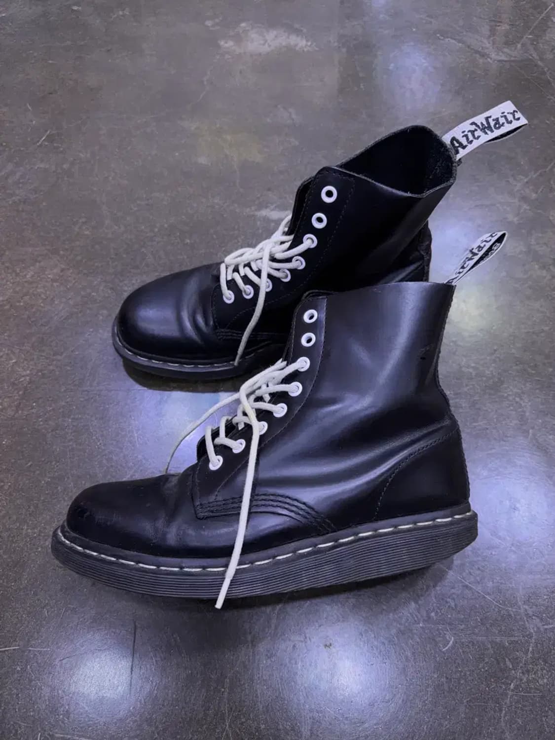 닥터마틴 파스칼 8홀 화이트 스티치 워커 부츠 260 상품이미지5