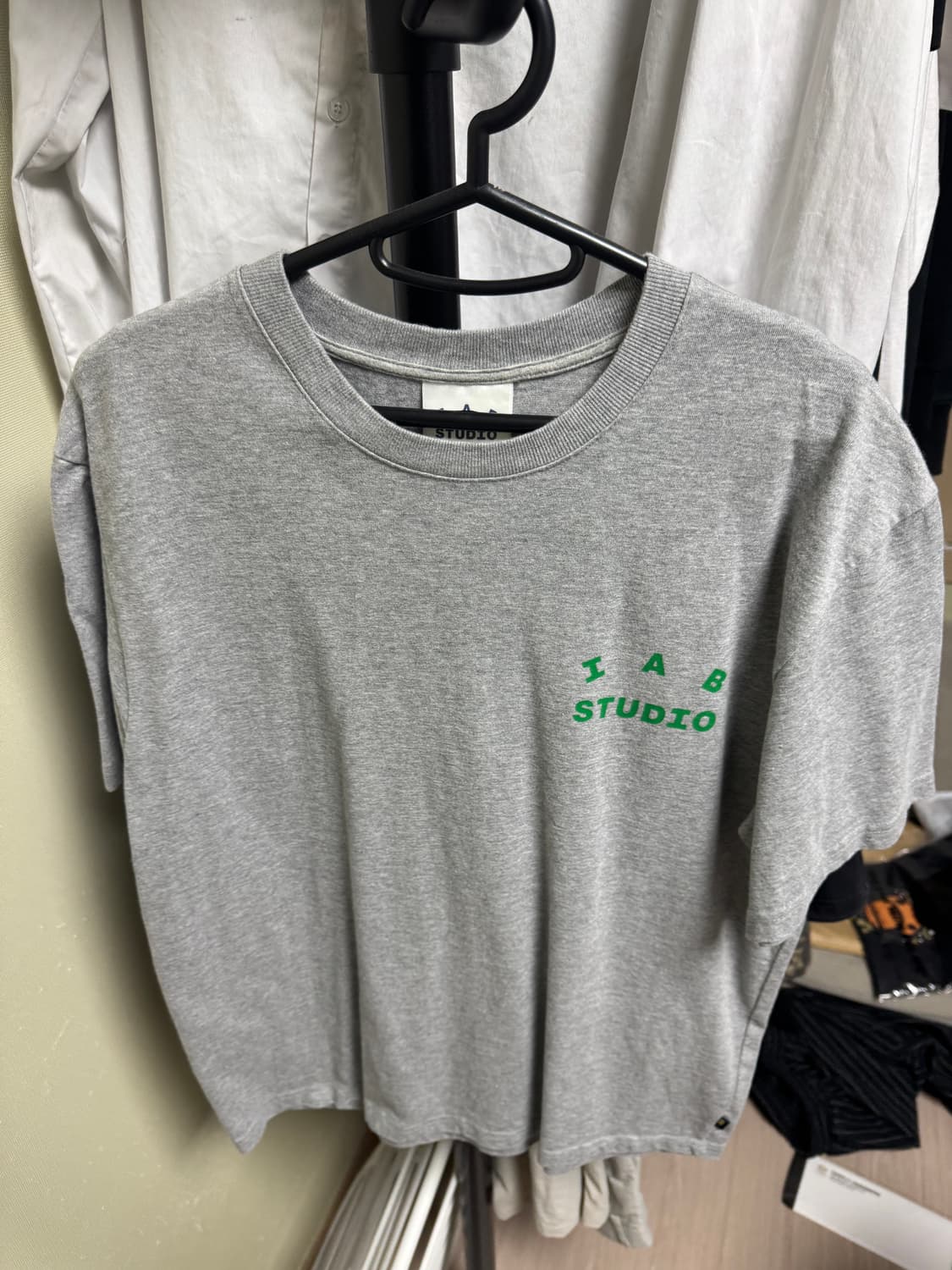 아이앱 스튜디오 반팔티 상품이미지1