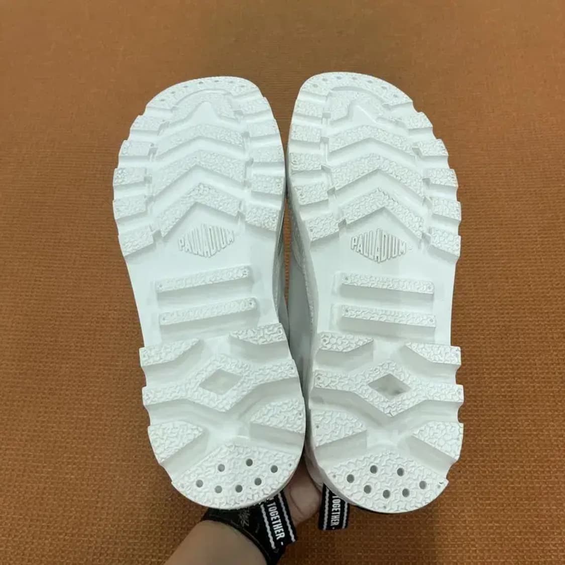 팔라디움 하이탑 스니커즈 운동화 270 G06788 상품이미지4