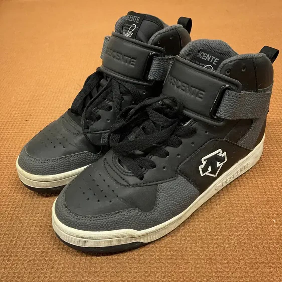 데상트 키높이 하이탑 스니커즈 운동화 240 G08343 상품이미지1