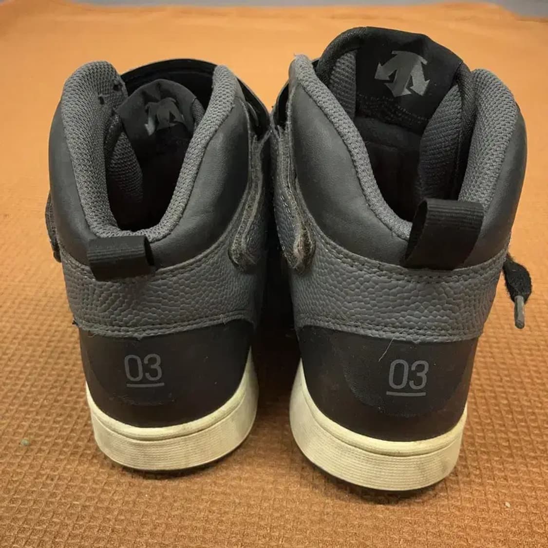 데상트 키높이 하이탑 스니커즈 운동화 240 G08343 상품이미지2