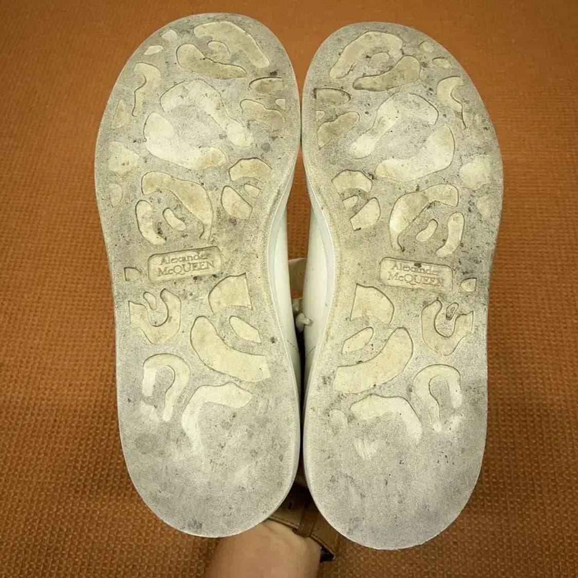 알렉산더맥퀸 오버솔 스니커즈 운동화 37.5 G08362 상품이미지4