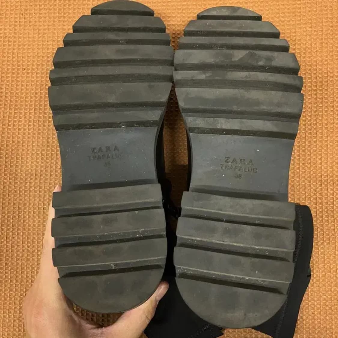 자라 ZARA 블랙 미니멀 롱 부츠 구두 38 G08394 상품이미지4