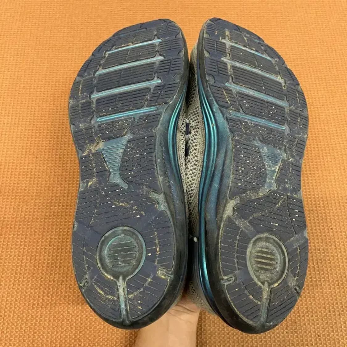 언더아머 리퀴파이 그레이블루 런닝화 운동화 신발 295 G08444 상품이미지4