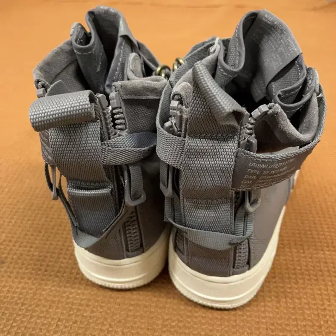 나이키 SF 에어포스 1 미드 건스모크 255 G08461 상품이미지2