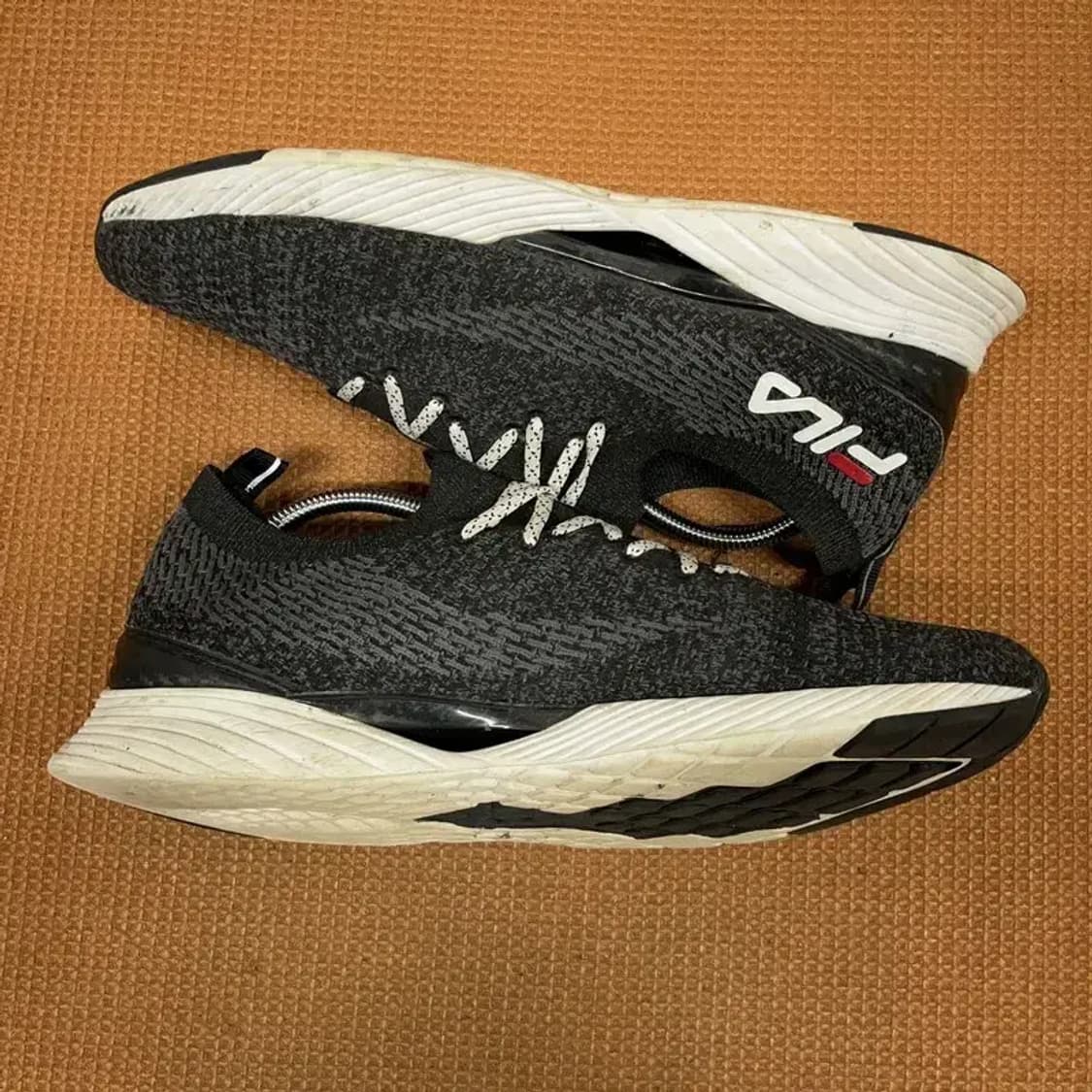 필라 FILA 블랙 니트 운동화 남자 신발 270 G08471 상품이미지3