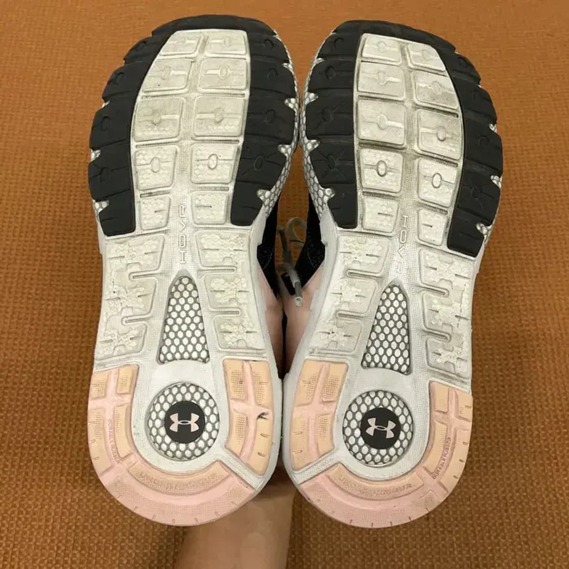 언더아머 UA 호버 메가 무브먼트 스니커즈 운동화 235 G08506 상품이미지4