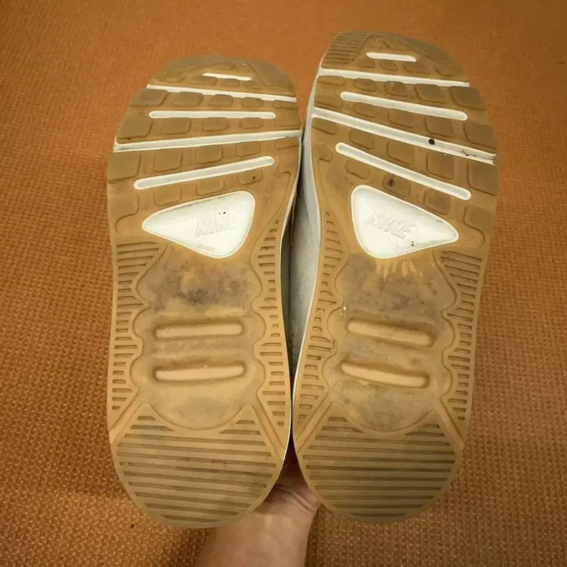 나이키 에어맥스 90 LV8 스니커즈 운동화 240 G08540 상품이미지4