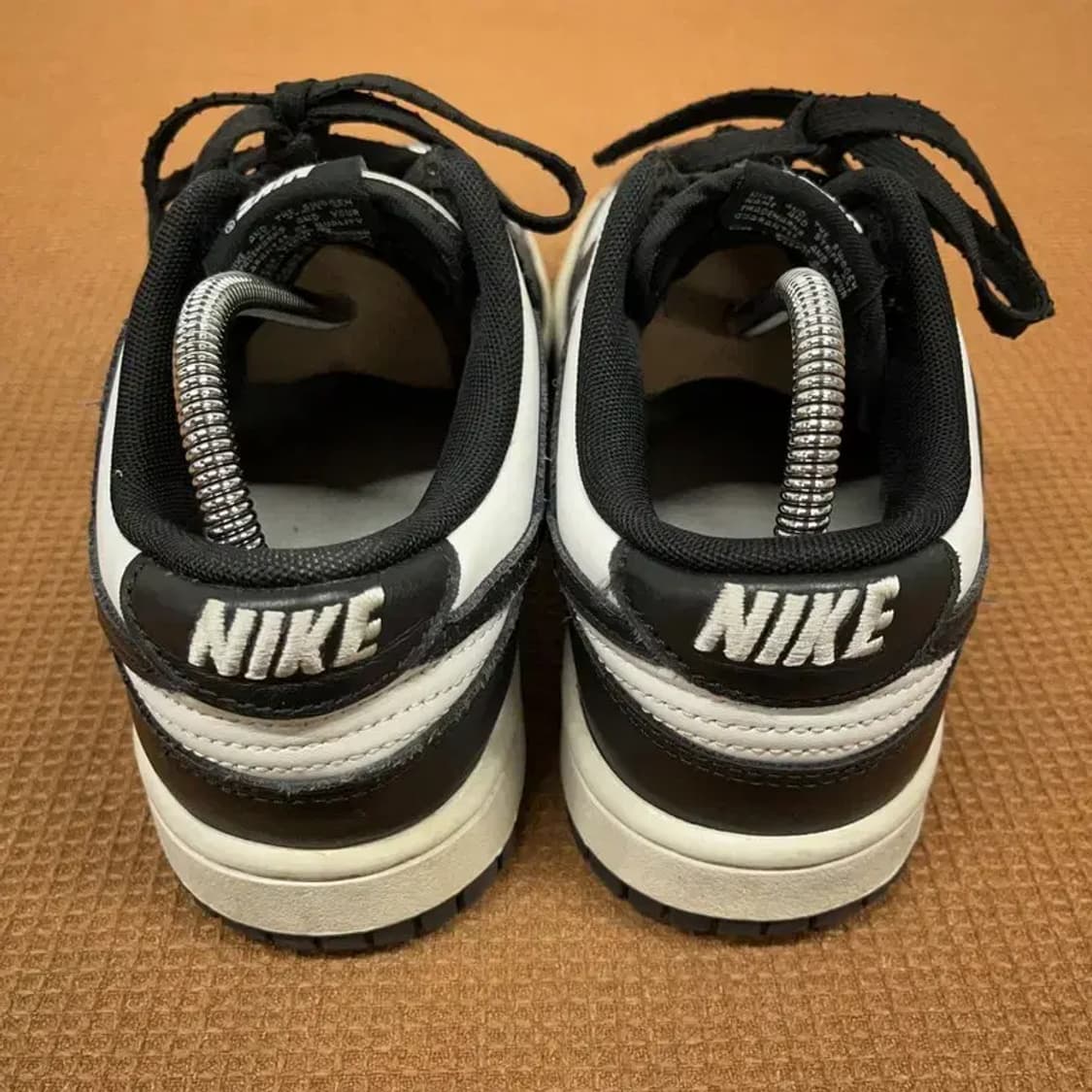 나이키 덩크 범고래 로우 레트로 블랙 스니커즈 250 G08544 상품이미지2