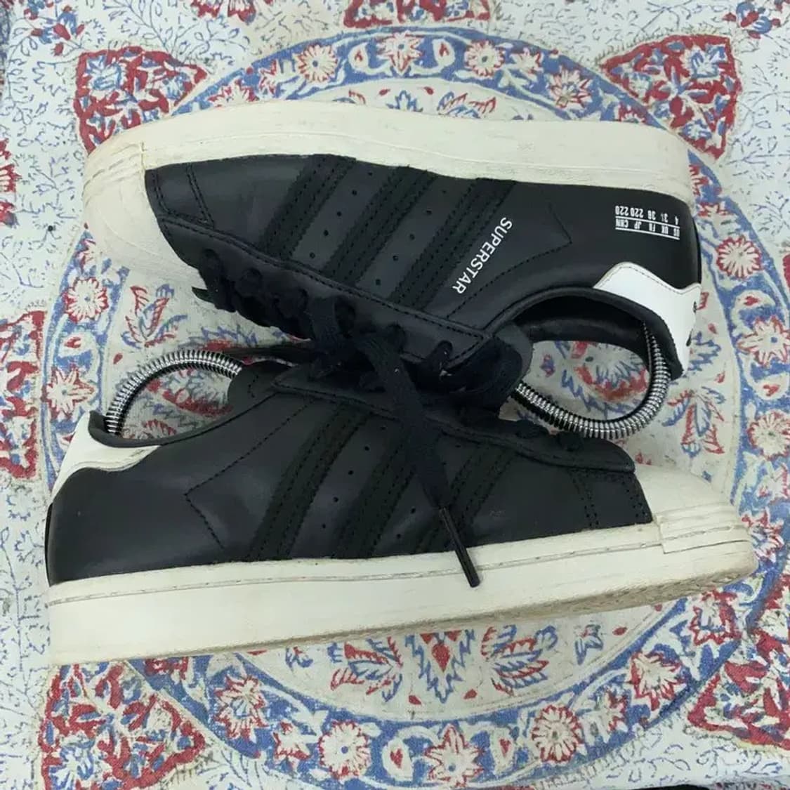 아디다스 슈퍼스타 블랙화이트 스니커즈 220 E00083 상품이미지3