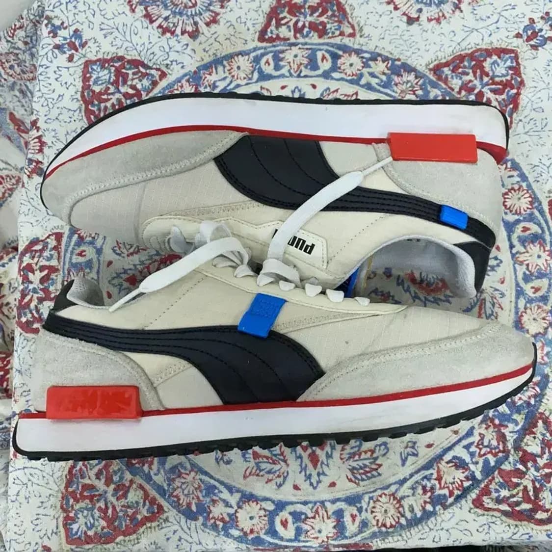 푸마 퓨처 라이더 플레이 온 스니커즈 265 E00086 상품이미지3