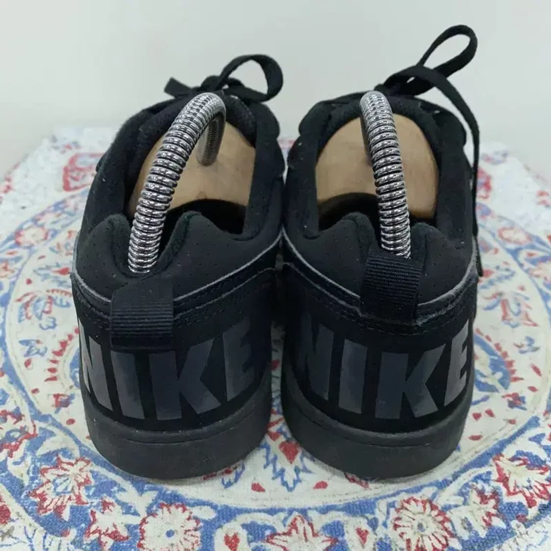 나이키 코트 버로우 트리플 블랙 스니커즈 240 E00090 상품이미지2