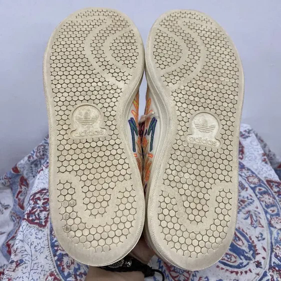 아디다스 스탠스미스 프라이드 스니커즈 255 E00139 상품이미지4