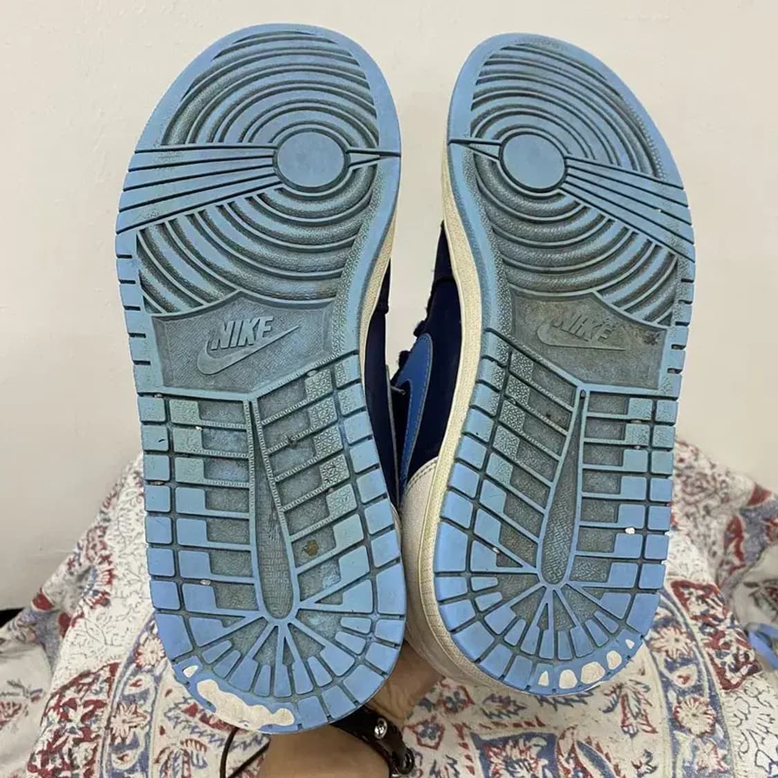 나이키 조던 1 레트로 하이 크리스 폴 PE 스니커즈 275 E00154 상품이미지4